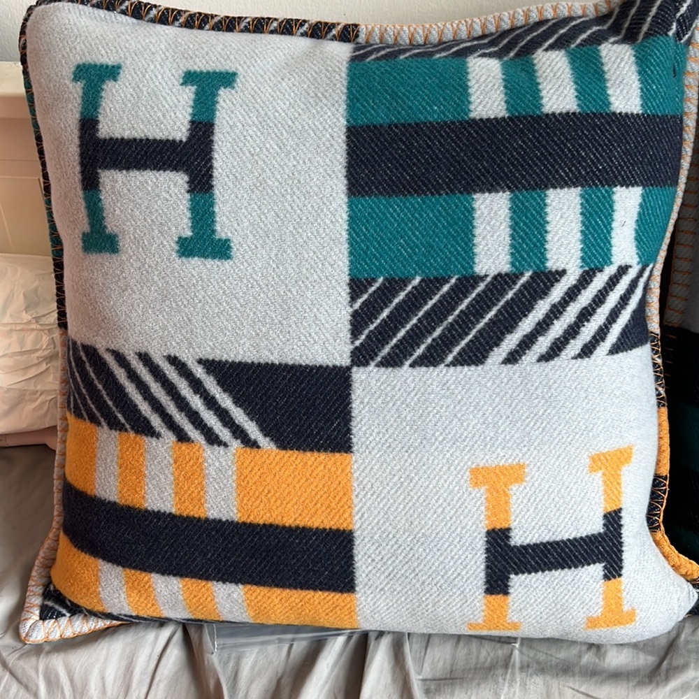 Brand new hermes jump H pillows - Picture 3 of 6